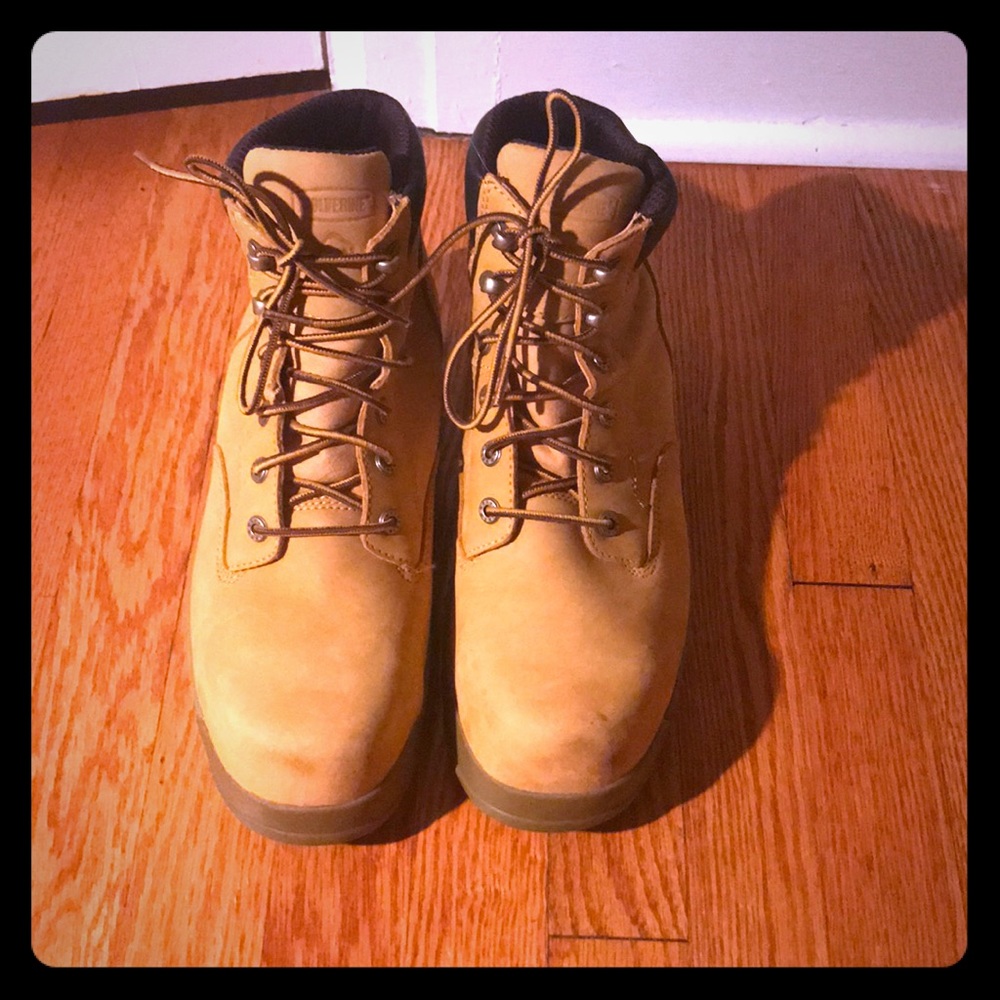 Men’s Wolverine Work boots. Barely worn!